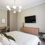 Contemporary 2-br Flats Near Old Town, Quiet & Serene