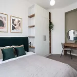 Contemporary 2-br Flats Near Old Town, Quiet & Serene 公寓 布加勒斯特