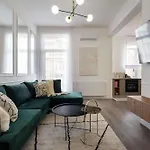 Contemporary 2-br Flats Near Old Town, Quiet & Serene 布加勒斯特