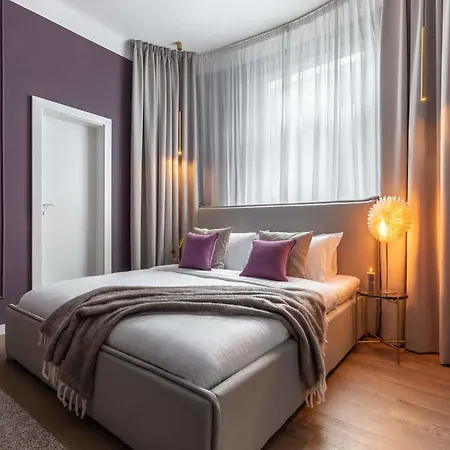 公寓 Contemporary 2-br Flats Near Old Town, Quiet & Serene 布加勒斯特
