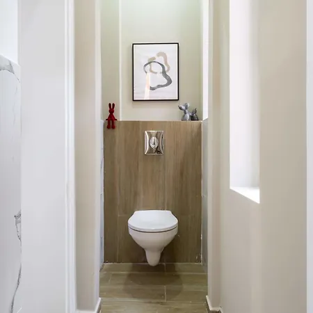 Contemporary 2-br Flats Near Old Town, Quiet & Serene 4* Bucarest