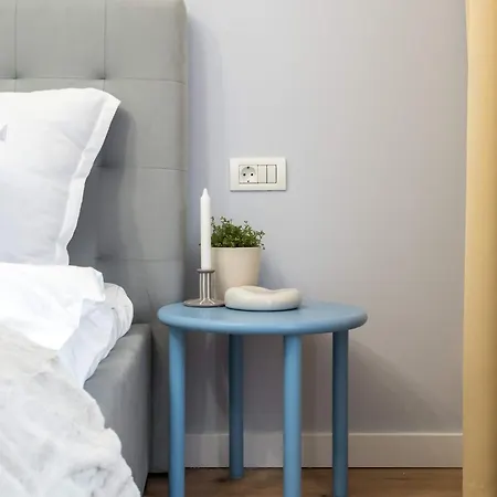 Apartament Contemporary 2-br Flats Near Old Town, Quiet & Serene