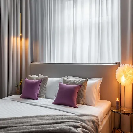 Contemporary 2-br Flats Near Old Town, Quiet & Serene Bukareszt