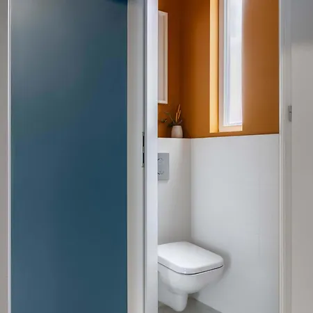 Contemporary 2-br Flats Near Old Town, Quiet & Serene Appartement 4*