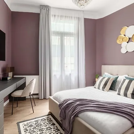 Contemporary 2-br Flats Near Old Town, Quiet & Serene Bucharest