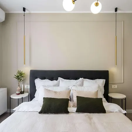 Contemporary 2-br Flats Near Old Town, Quiet & Serene Bukareszt