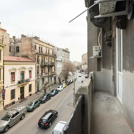 Apartment Contemporary 2-br Flats Near Old Town, Quiet & Serene