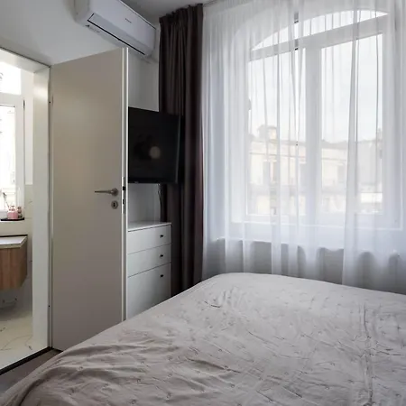 Contemporary 2-br Flats Near Old Town, Quiet & Serene Appartement 4*