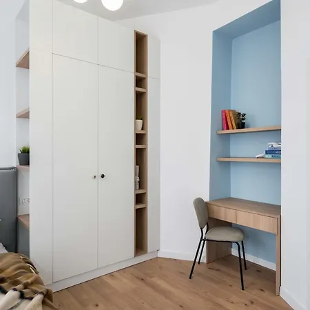 Contemporary 2-br Flats Near Old Town, Quiet & Serene Apartment Bucharest