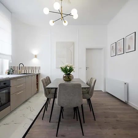 Apartament Contemporary 2-br Flats Near Old Town, Quiet & Serene Bukareszt