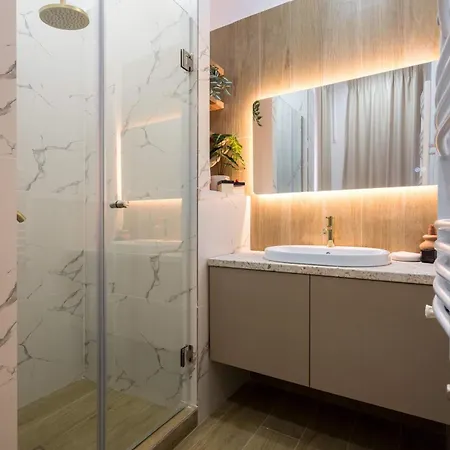 Appartement Contemporary 2-br Flats Near Old Town, Quiet & Serene 4*