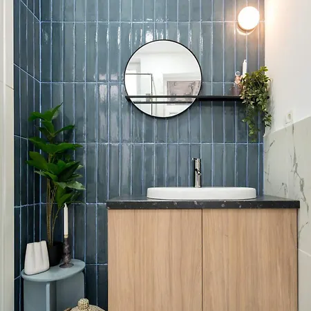 Contemporary 2-br Flats Near Old Town, Quiet & Serene