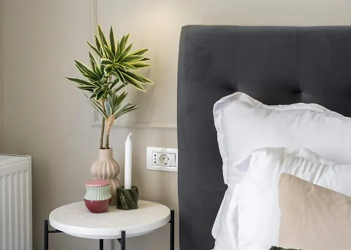 Contemporary 2-br Flats Near Old Town, Quiet & Serene Bukarest