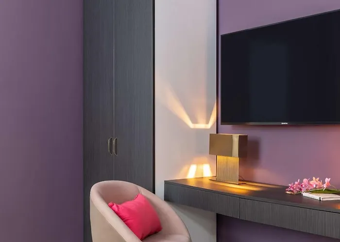 Apartament Contemporary 2-br Flats Near Old Town, Quiet & Serene 4*