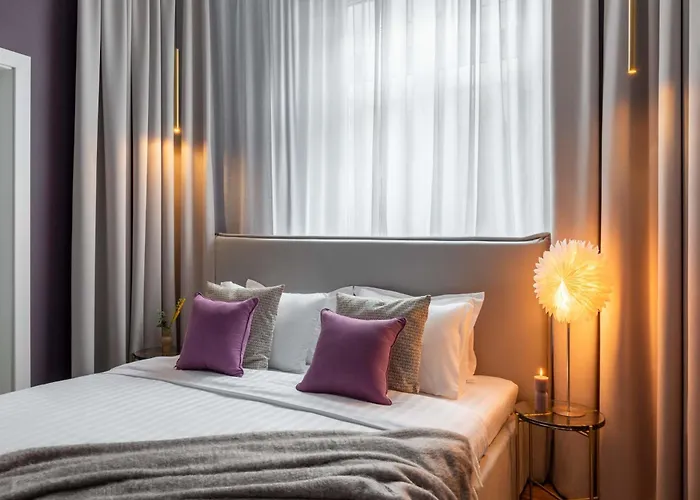 Contemporary 2-br Flats Near Old Town, Quiet & Serene Bukurešť