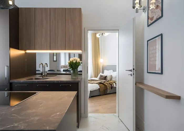 Apartman Contemporary 2-br Flats Near Old Town, Quiet & Serene 4*