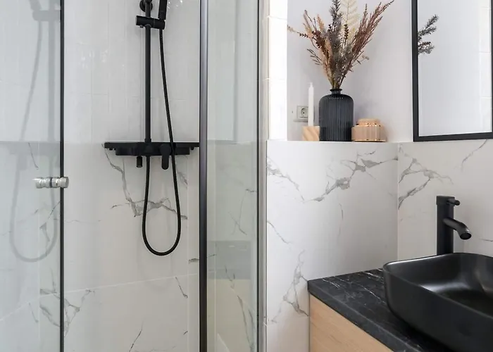 Contemporary 2-br Flats Near Old Town, Quiet & Serene Bukarest