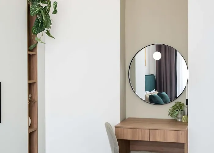 Apartmán Contemporary 2-br Flats Near Old Town, Quiet & Serene 4*