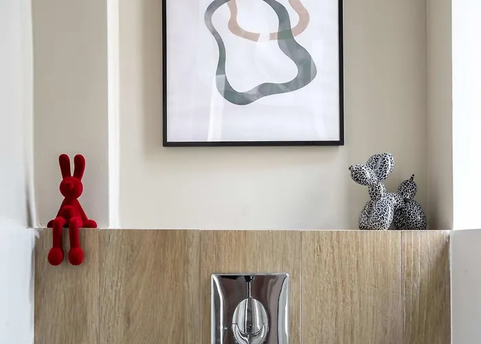 Contemporary 2-br Flats Near Old Town, Quiet & Serene 4* Bucureşti