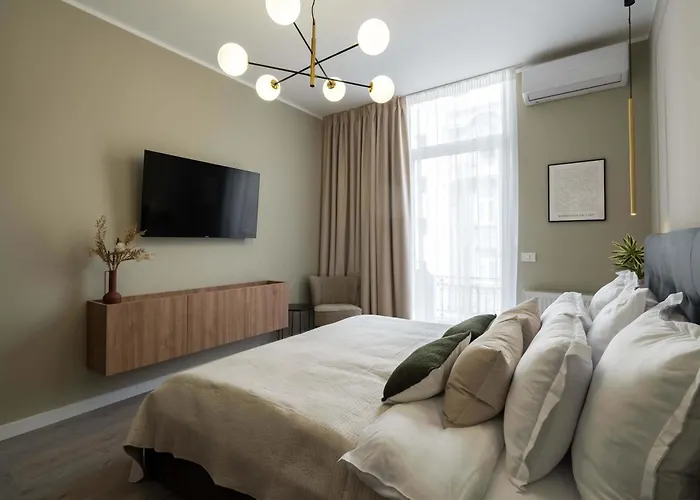 Contemporary 2-br Flats Near Old Town, Quiet & Serene Bukurešť