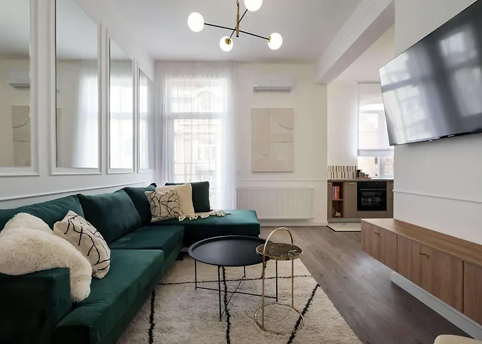 Contemporary 2-br Flats Near Old Town, Quiet & Serene Bucureşti