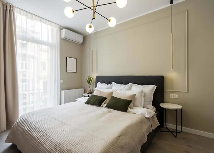 Contemporary 2-br Flats Near Old Town, Quiet & Serene 4* Bukurešť