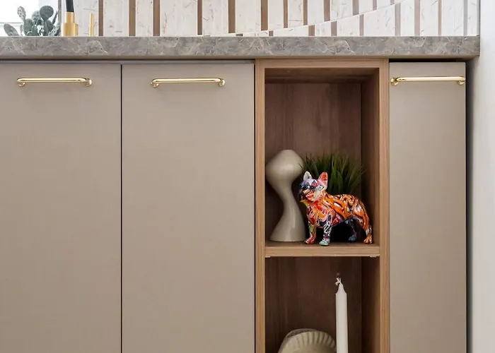 Contemporary 2-br Flats Near Old Town, Quiet & Serene Apartmán