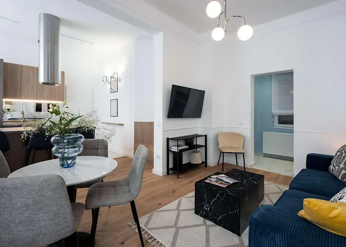 Contemporary 2-br Flats Near Old Town, Quiet & Serene Apartament Bucureşti