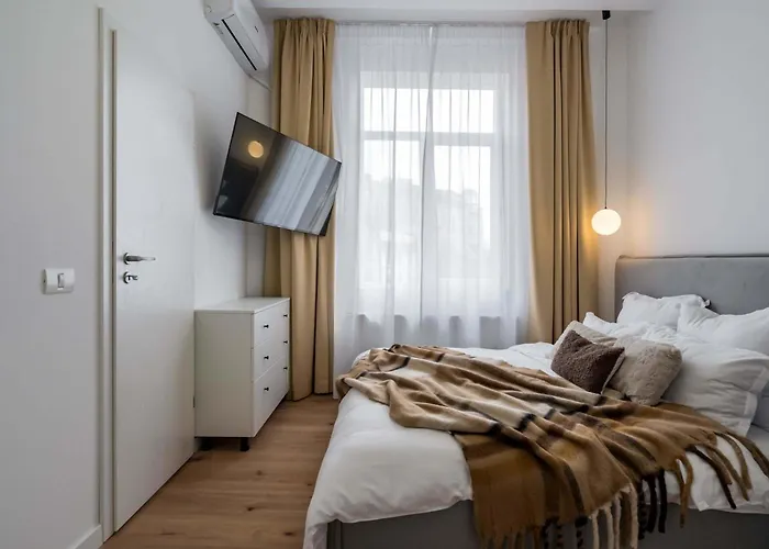 Contemporary 2-br Flats Near Old Town, Quiet & Serene Bucureşti