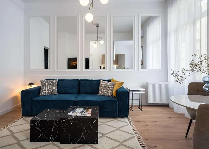 Apartman Contemporary 2-br Flats Near Old Town, Quiet & Serene 4*