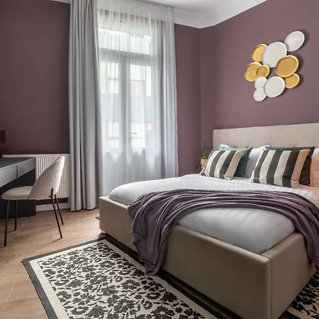 Contemporary 2-br Flats Near Old Town, Quiet & Serene דירה בוקרשט