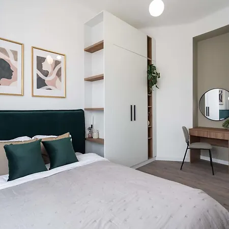 Contemporary 2-br Flats Near Old Town, Quiet & Serene Διαμέρισμα Βουκουρέστι