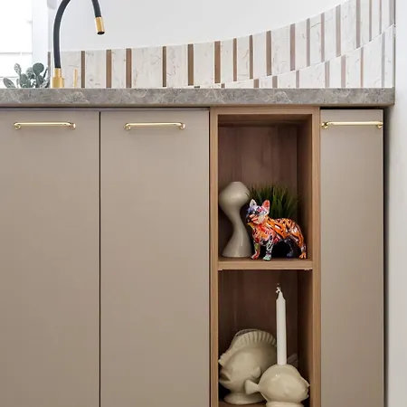 Contemporary 2-br Flats Near Old Town, Quiet & Serene דירה