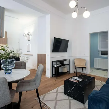 Contemporary 2-br Flats Near Old Town, Quiet & Serene Διαμέρισμα Βουκουρέστι
