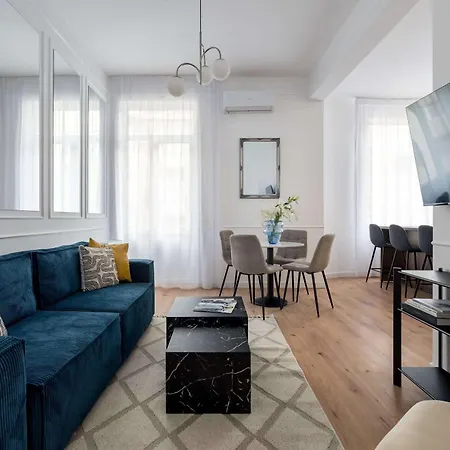 Contemporary 2-br Flats Near Old Town, Quiet & Serene Διαμέρισμα