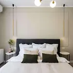 Contemporary 2-br Flats Near Old Town, Quiet & Serene Bukarest