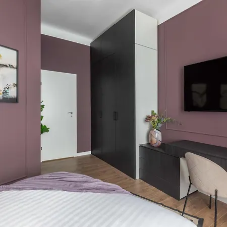 Appartement Contemporary 2-br Flats Near Old Town, Quiet & Serene Boekarest